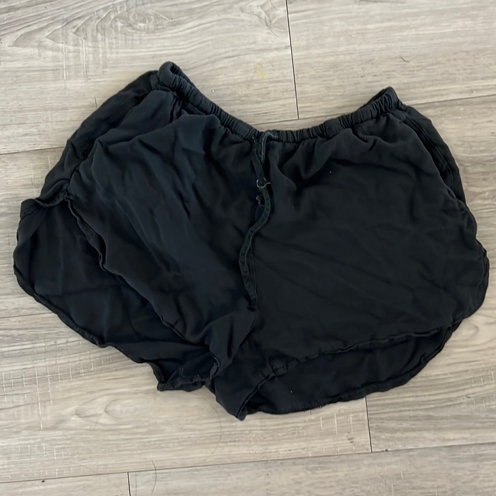 Flowy black shorts with draw string